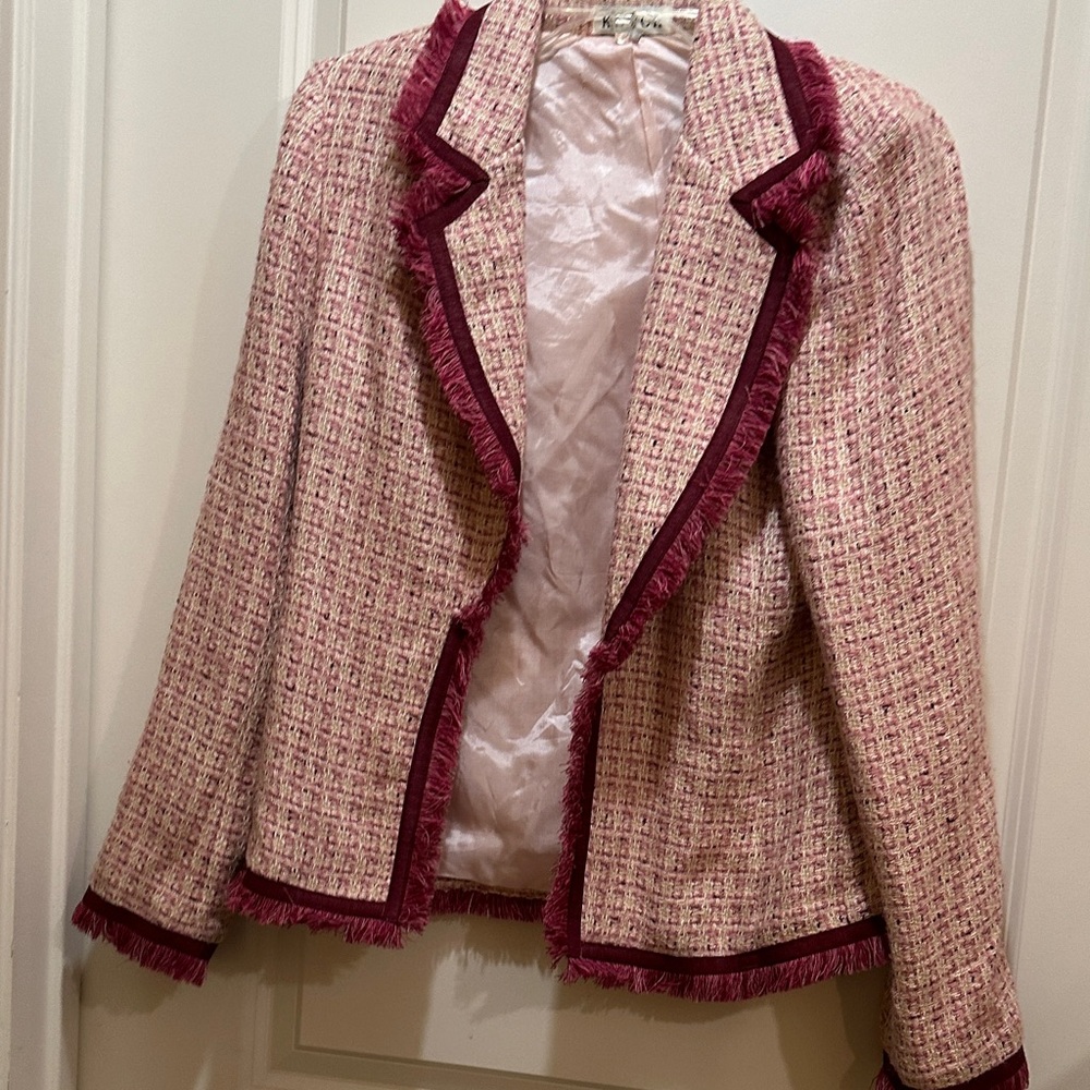 Chic Tweed Blazer with Fringe Accents
